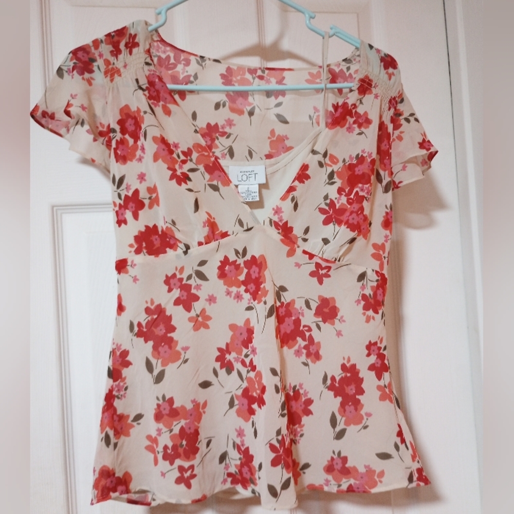 Ann Taylor Loft size 2 blouse like new